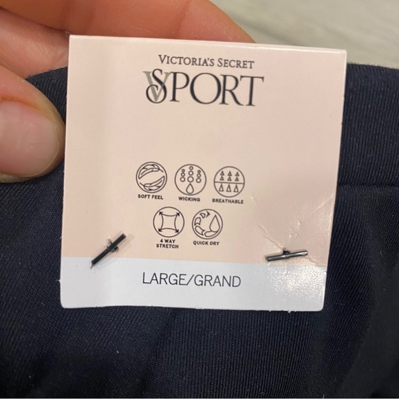 New Victoria Secret Women's Black Athletic Shorts, Women Pocket shorts, Size L‎ - Picture 8 of 10